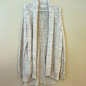 Perfect for fall Women’s Cardigan | Size XL